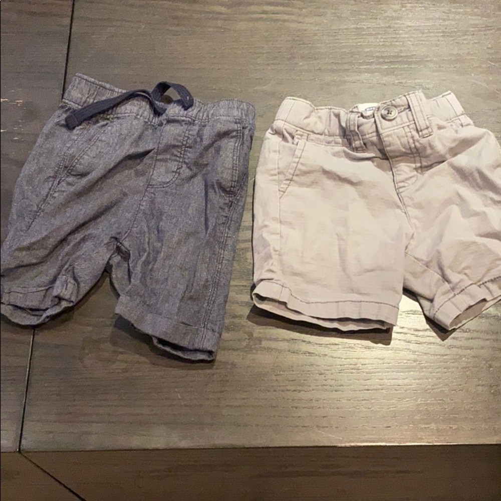 (2) 2T shorts